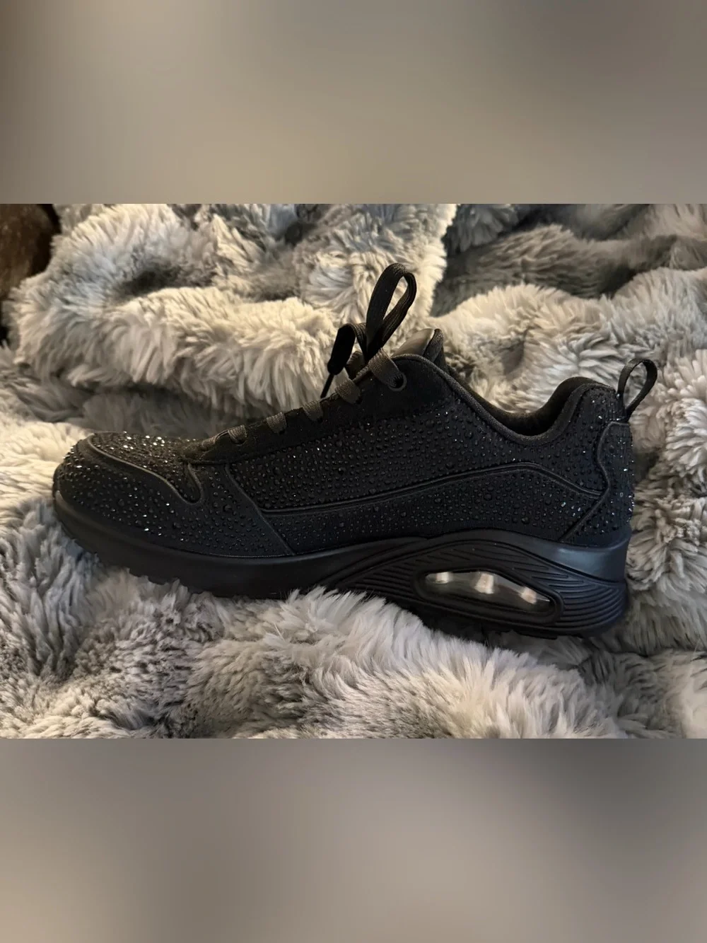 Skechers size 10
